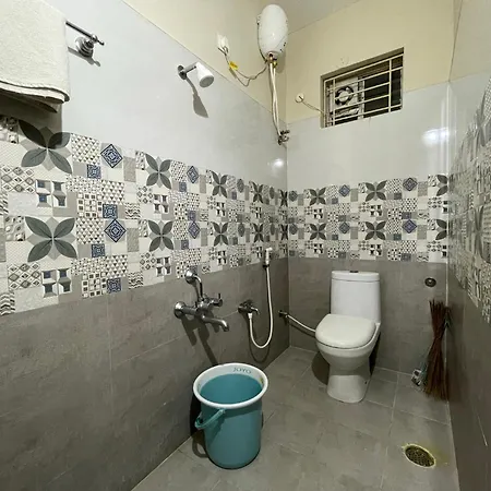 Ssn Home Stays In Tirupati Near Alipiri Exterior photo